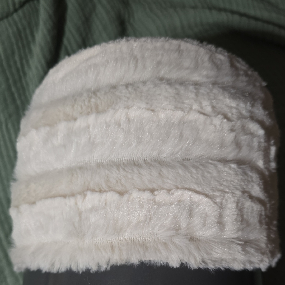 Madison Park Ivory Faux Fur Throw - Picture 2 of 5